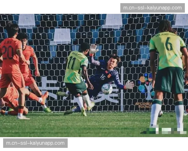 利雅得新月门将布努表现稳健 多次关键扑救避免球队遭遇失利