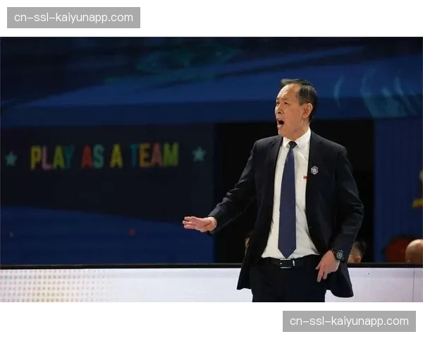 许利民强调外线手感不佳时坚决冲击内线 改变策略提高进攻成功率取胜